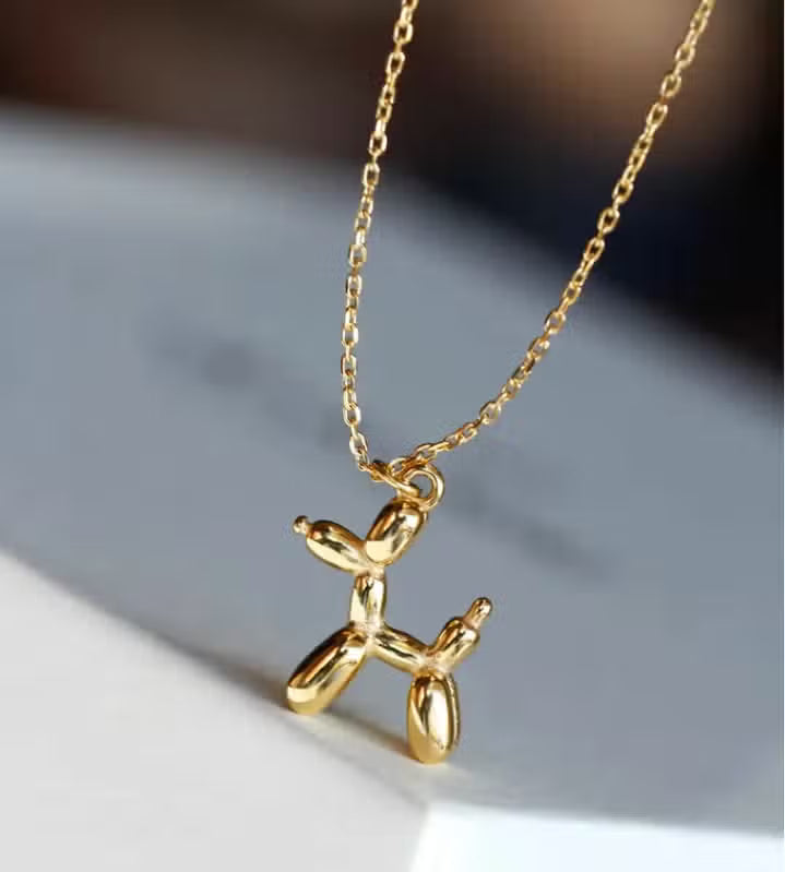Dog pendant necklace