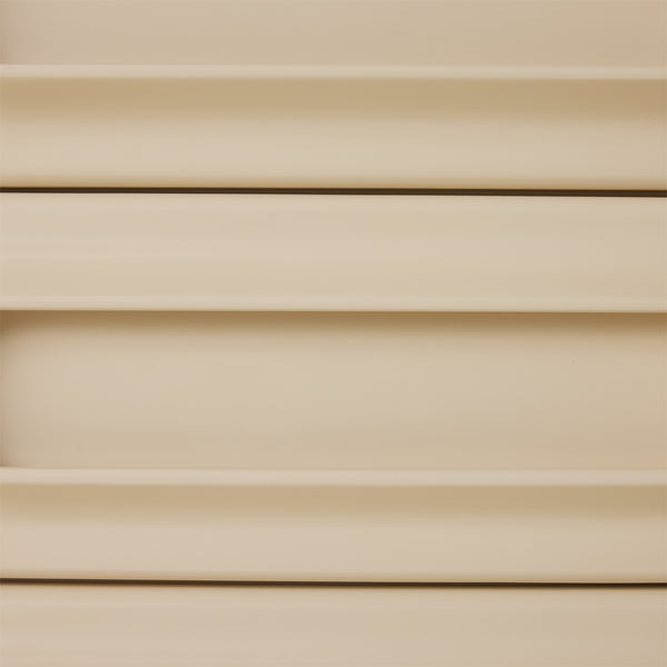 accent of cream colored drawers