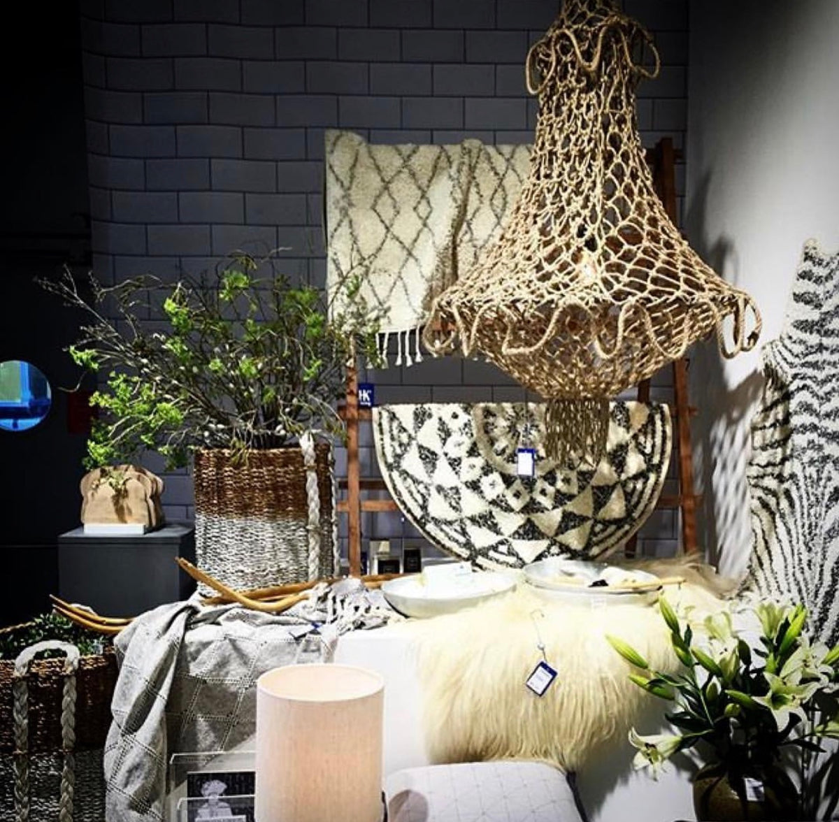 Knotted rope chandelier - natural