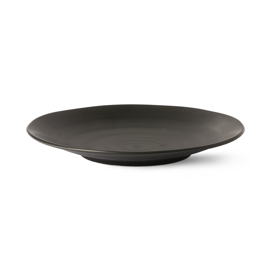 black dinner plate with matte finish