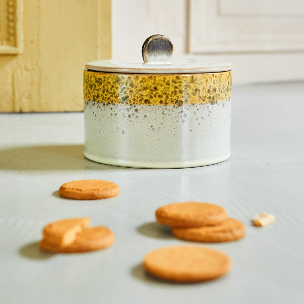 HKliving USA ACE7104 Ceramic 70's stoneware cookie jar Autumn
