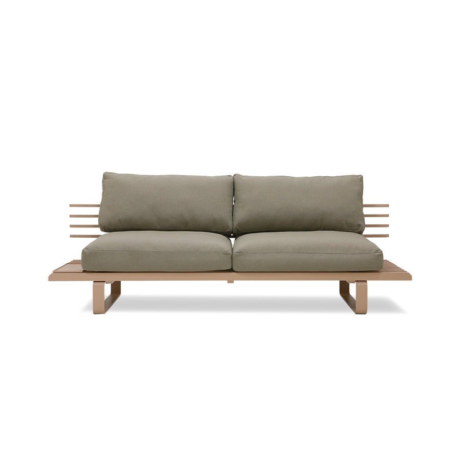 Aluminum outdoor sofa Chai / beige pillows