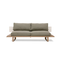 Aluminum outdoor sofa Chai / beige pillows